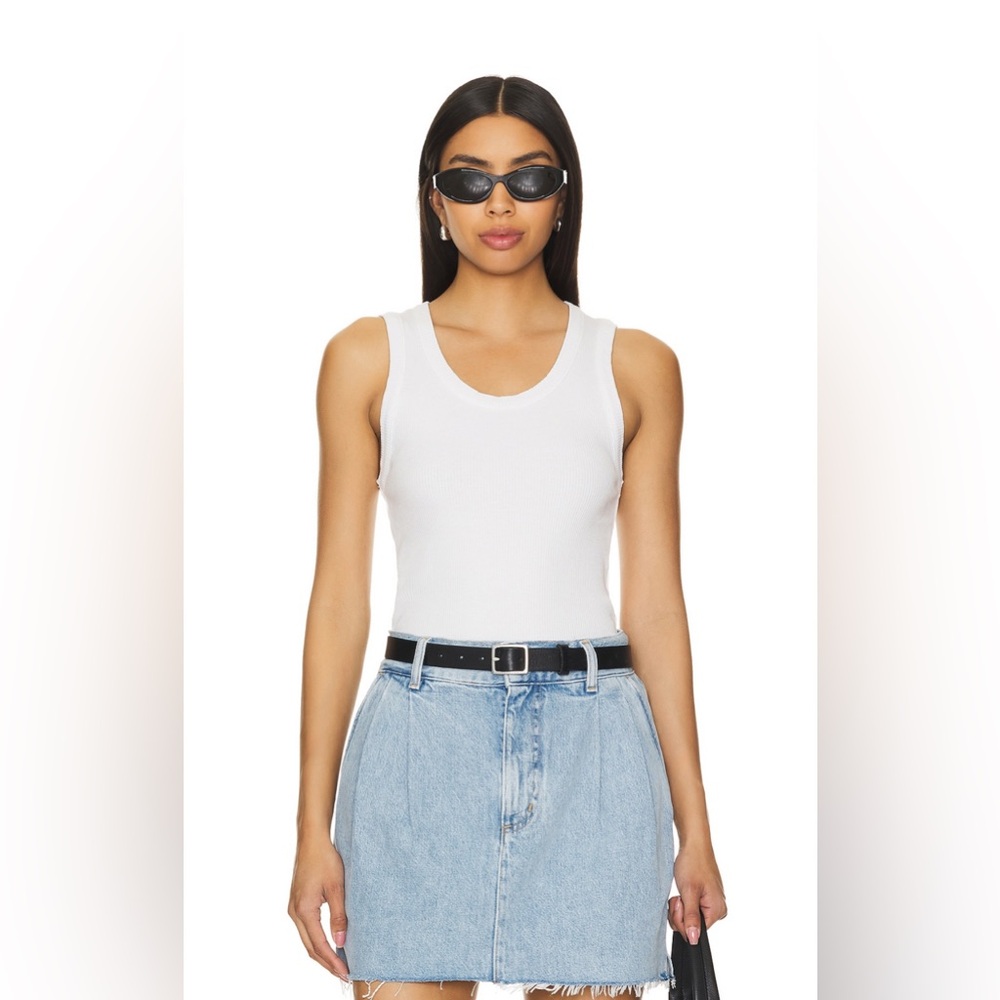 Agolde Poppy Scoop Neck Ribbed Tank Top in Balloon (white)